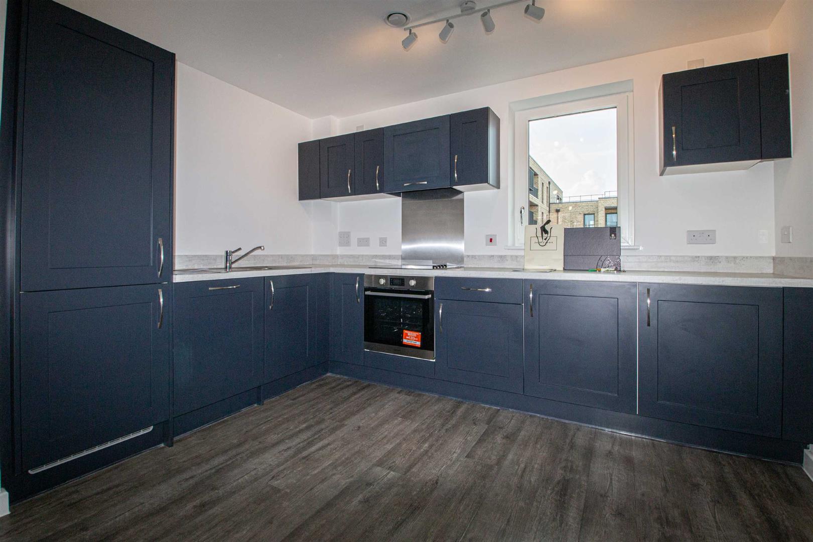 3 bed property in 6 Canal Street, Milton Keynes